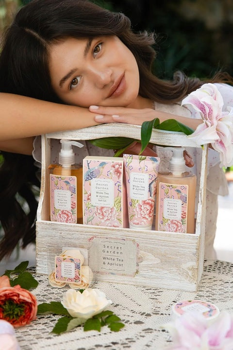 Kosz Prezentowy Kosmetyki Do Kąpieli Morela Biała Herbata