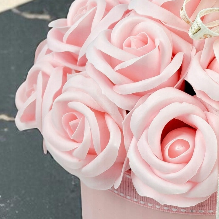KWIATY MYDLANE FLOWER BOX BUKIET PREZENT NA Dzień Mamy PACHNĄCE RÓŻE 21szt